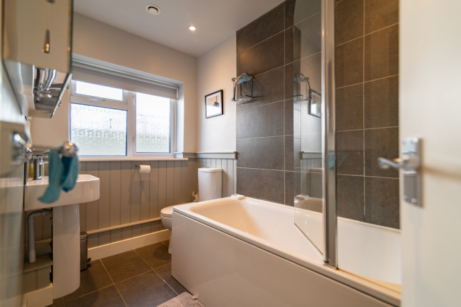 111 Coast Drive, Romney Marsh, TN29 9NS, 4 Bedrooms Bedrooms, ,2 BathroomsBathrooms,Bungalow,SEA VIEW,Coast Drive,1,1000