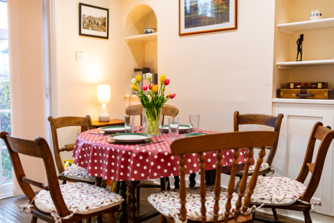 3 Bedroom, close to beach, golf course, littlestone, romney marsh, garden, 2 bathrooms, golf course views, sleeps 6, kent holiday home, new romney, cottage