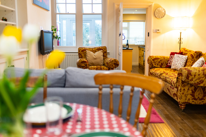 3 Bedroom, close to beach, golf course, littlestone, romney marsh, garden, 2 bathrooms, golf course views, sleeps 6, kent holiday home, new romney, cottage