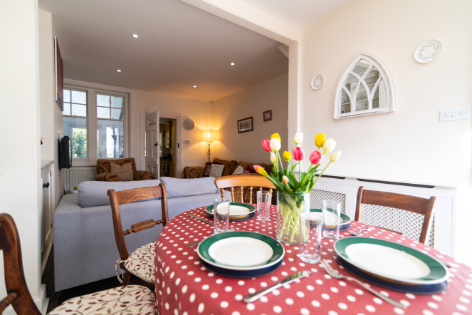 3 Bedroom, close to beach, golf course, littlestone, romney marsh, garden, 2 bathrooms, golf course views, sleeps 6, kent holiday home, new romney, cottage