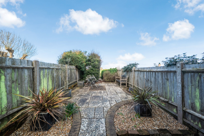 3 Bedroom, close to beach, golf course, littlestone, romney marsh, garden, 2 bathrooms, golf course views, sleeps 6, kent holiday home, new romney, cottage