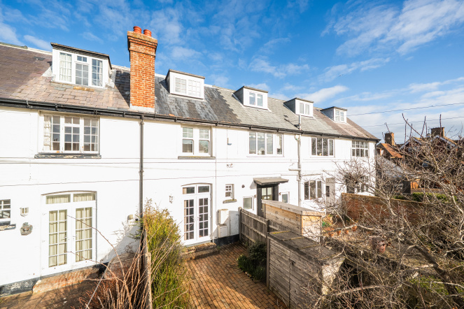 3 Bedroom, close to beach, golf course, littlestone, romney marsh, garden, 2 bathrooms, golf course views, sleeps 6, kent holiday home, new romney, cottage